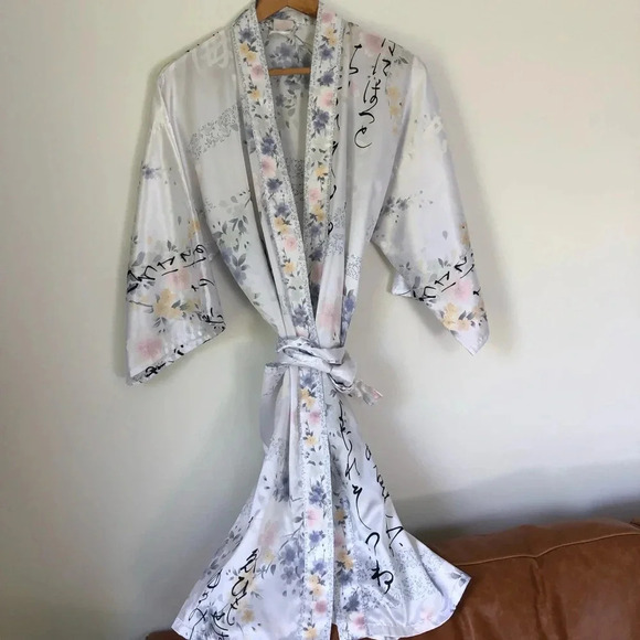 Vintage Kimono style satiny Robe  made in Japan - L - Picture 4 of 8